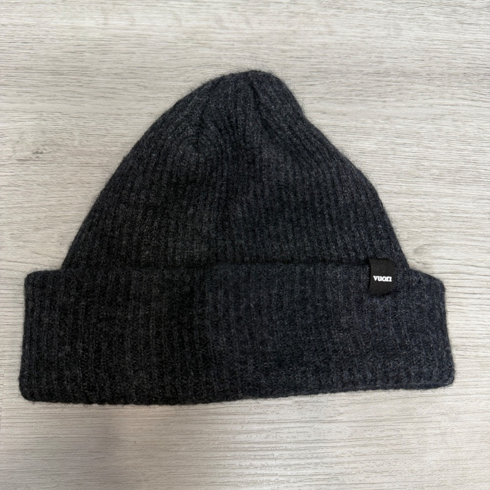 Vuori Beanie Charcoal Heather Grey Ribbed Knit Cuffed Hat V821 OS